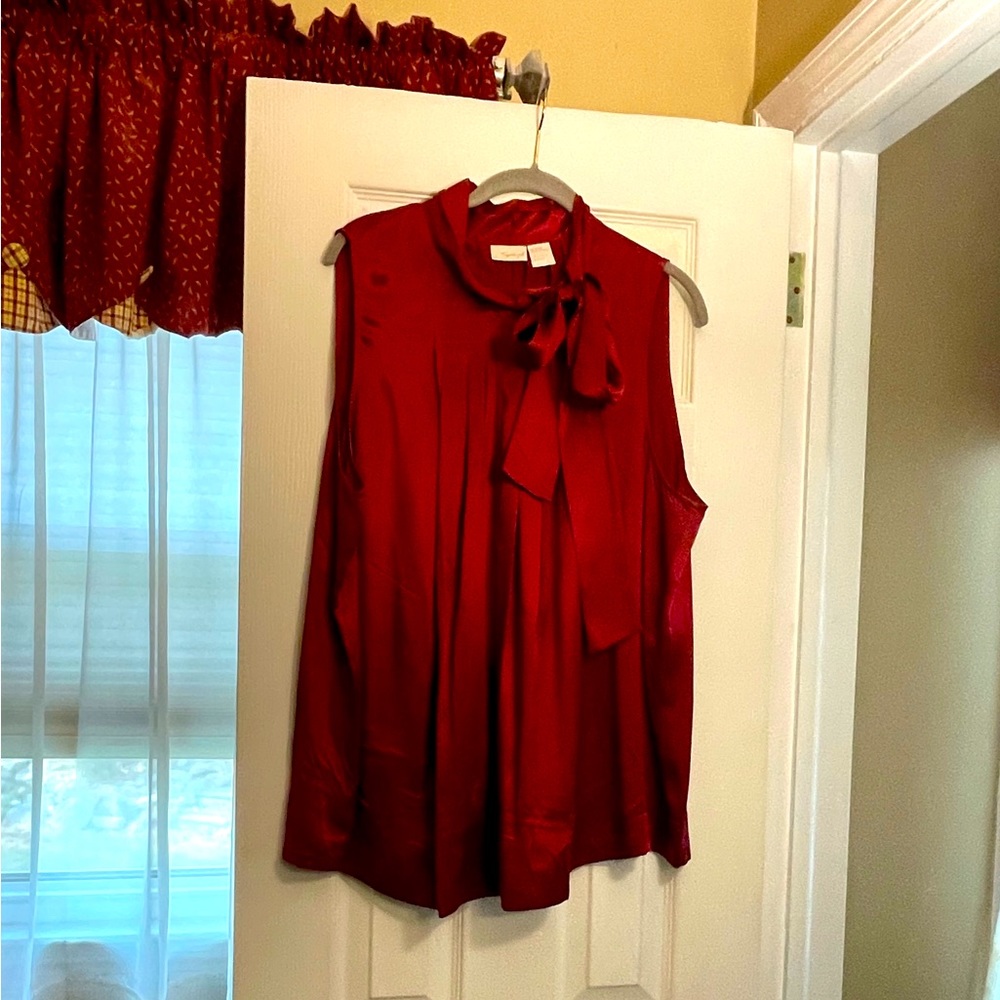 Sleeveless, garnet colored 100% silk blouse size 20W